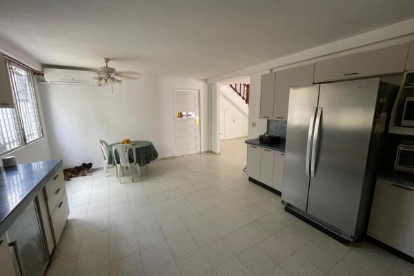 Venta de casa dos pisos con elevador en la loma (hato pintado)