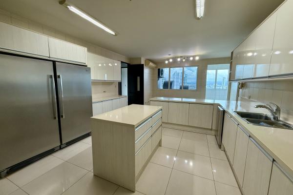 Venta de apartamento en ph torre zeus, costa del este