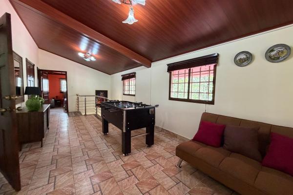 Se vende casa en altos de cerro azul