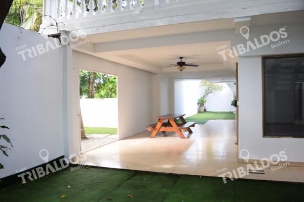 Venta o alquiler de casa comercial en marbella