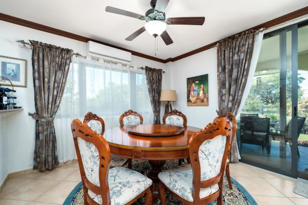 Stunning townhome in boquete canyon village