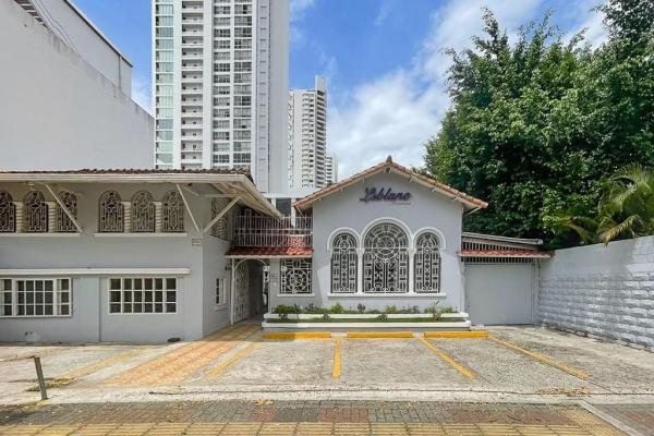 Edificio comercial en el centro de panamá