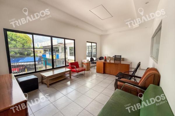 Venta de galera en parque lefevre