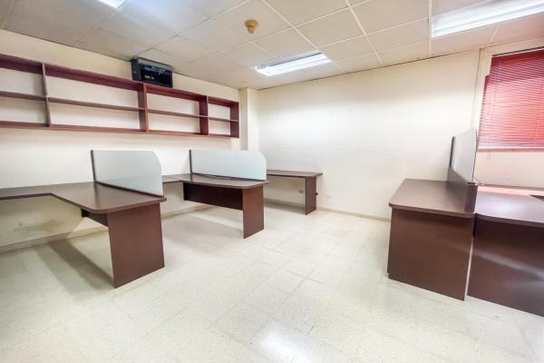 Se vende edificio comercial con galera y oficina
