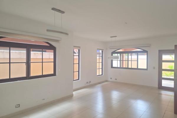 Vendo casa en exclusivo complejo el doral, costa sur