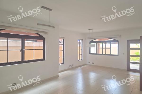 Vendo casa en exclusivo complejo el doral, costa sur