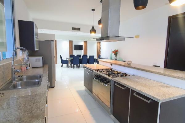 Venta casa en altos del golf con piscina propia