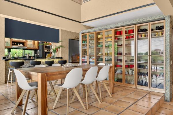 Bioclimatic architect-designed home in dos mares