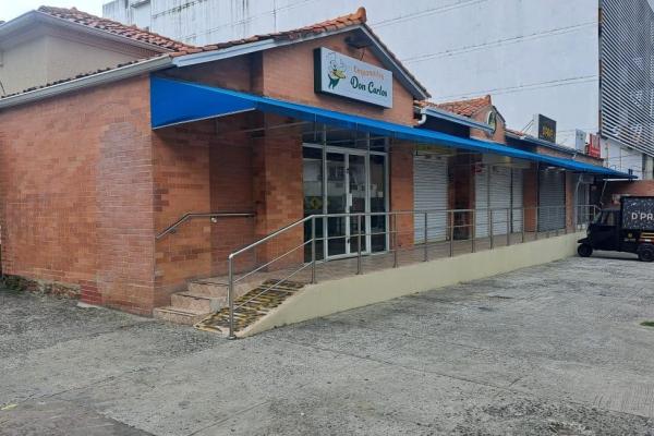 Se vende plaza comercial en bella vista