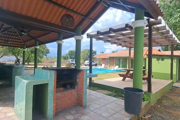 House with pool large lot nueva gorgona panama