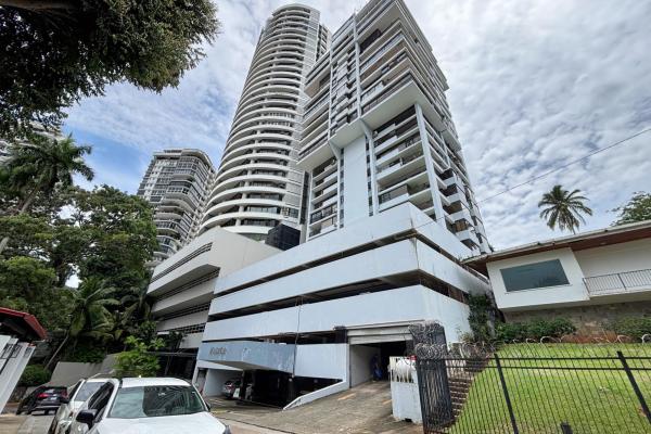 Amplio apartamento en alquiler - la cresta