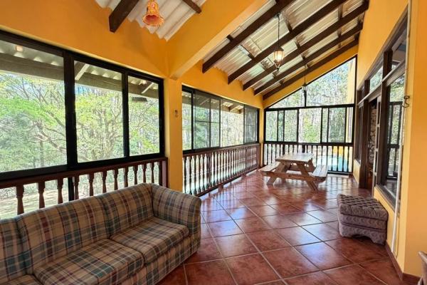 Se vende casa en altos de cerro azul