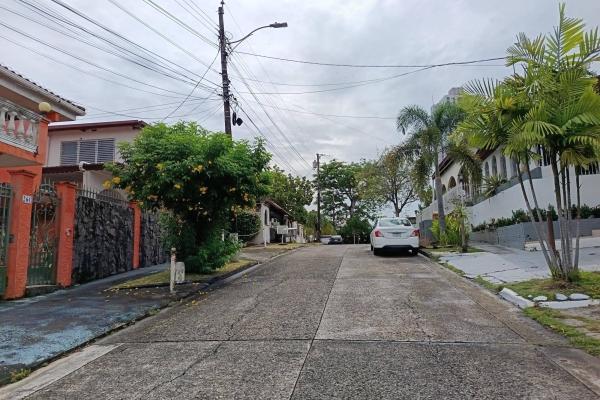 House for sale in altos de betania