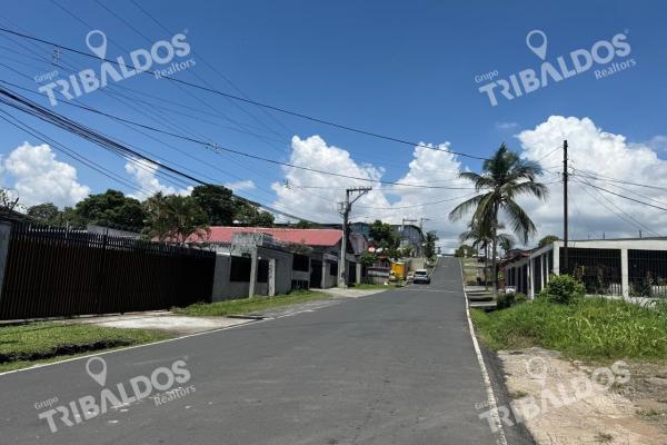 Alquiler de bodega con oficinas en juan díaz