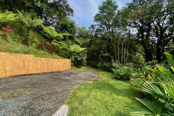 Mountain retreat in altos del maria