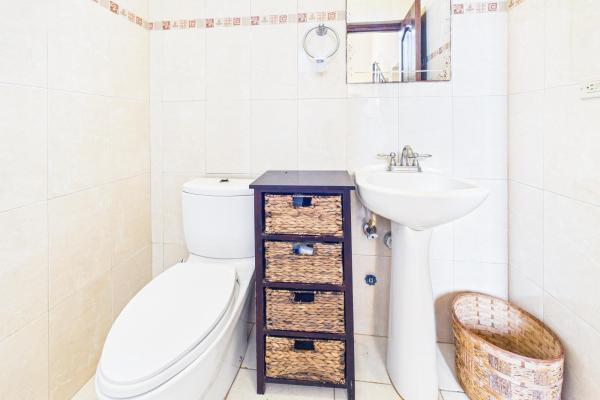 Casa con vistas a la montaña y al océano en venta en sora
