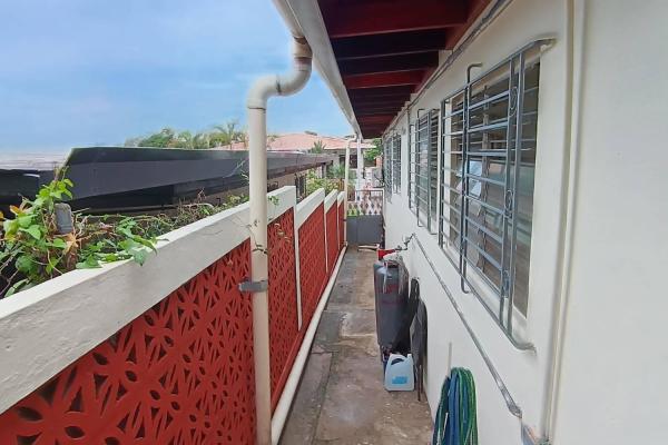 House for sale in altos de betania