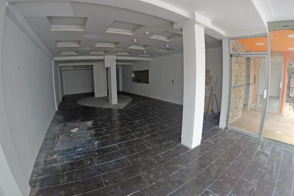 Venta local en calle uruguay