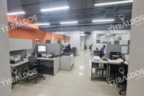 Venta de edificio con amplia bodega y oficinas en la ciudad