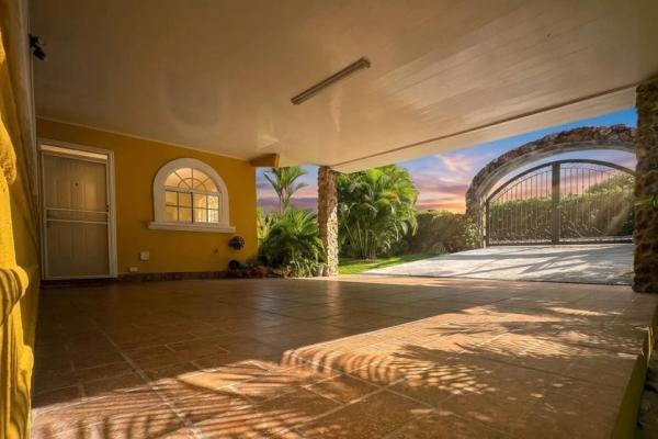 Coronado golf club home with pool