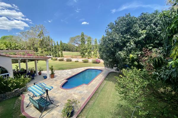 Venta de casa con vista a cancha de golf en coronado
