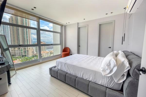 Sale of remodeled apartment in p.h q tower, punta pacifica