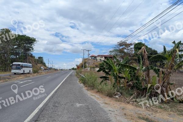 Venta de terreno comercial con mejoras
