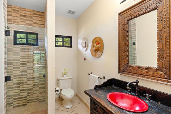 Rare 3-bedroom corner condo in valle escondido