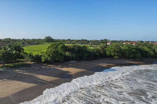 Costa pedasí beachfront lot – 35m premium frontage