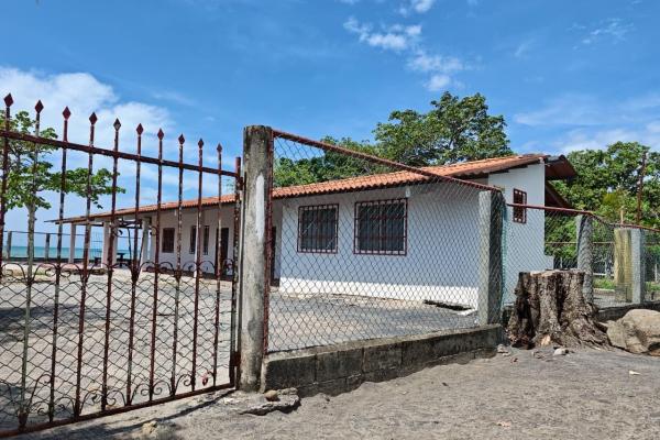 Casa frente al mar de 4 habitaciones en juan hombrón
