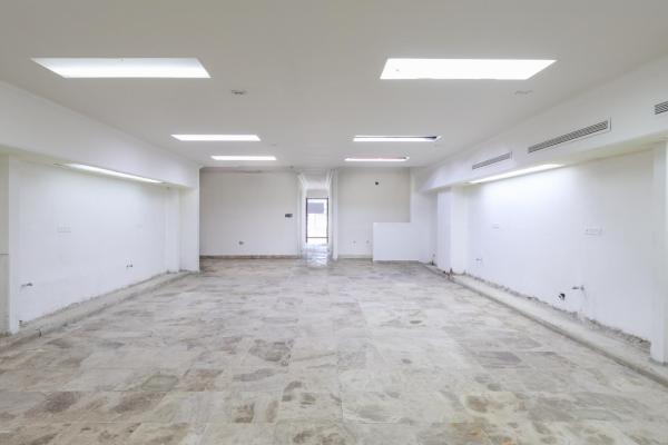 Commercial premises for sale in tumba muerto