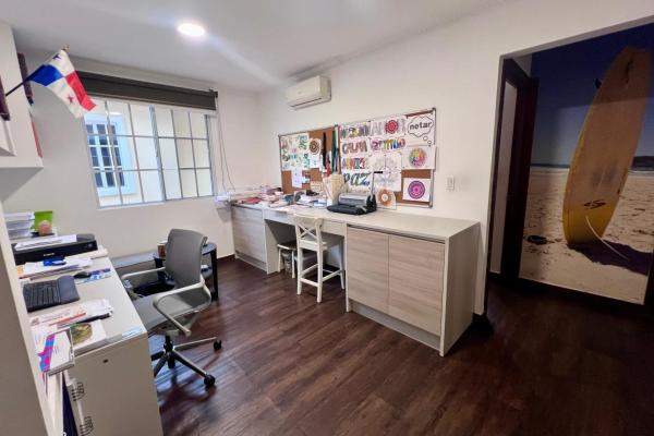 Vendo casa unifamiliar en ph castel novo – espaciosa y lista para ocupar