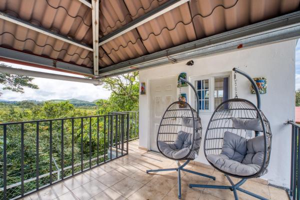 Beautifully maintained 3-bedroom home with guest s