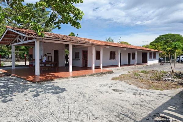 Casa frente al mar de 4 habitaciones en juan hombrón