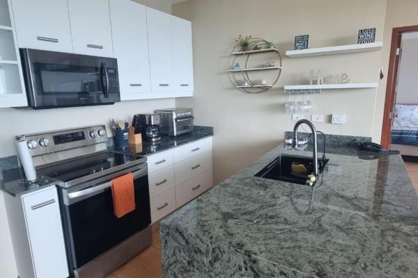 Ocean view apartment with golf access in coronado