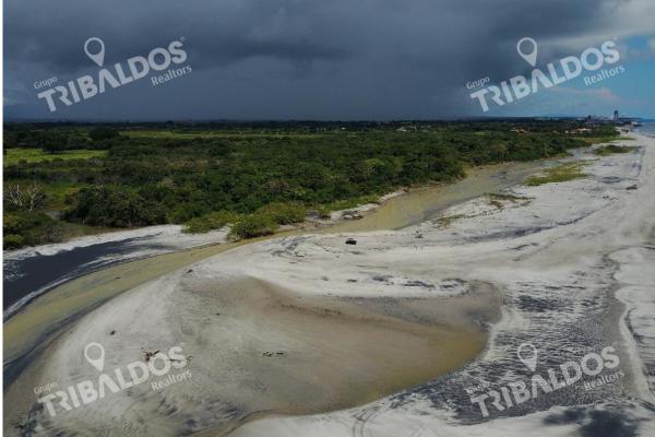 Sale of land in juan hombron