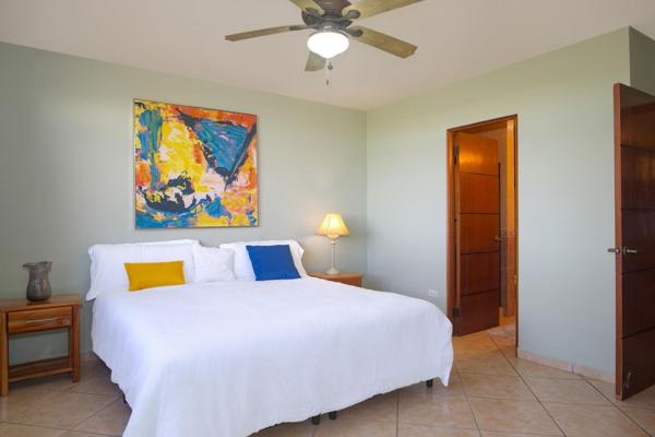 Rare ground-floor canyon view condo in los molinos