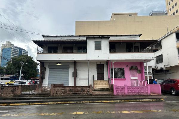 Venta de casa comercial en el carmen