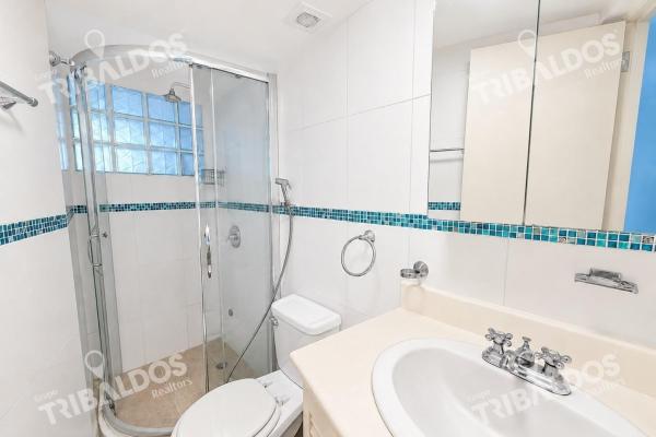 Residential building for sale in casco antiguo