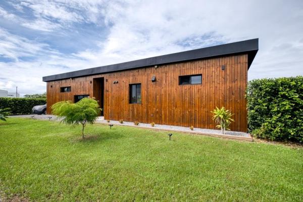 Encantadora casa costera en venta en coco beach, panamá