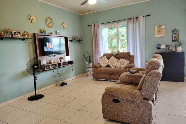Spacious 3-bedroom home for rent in boquete
