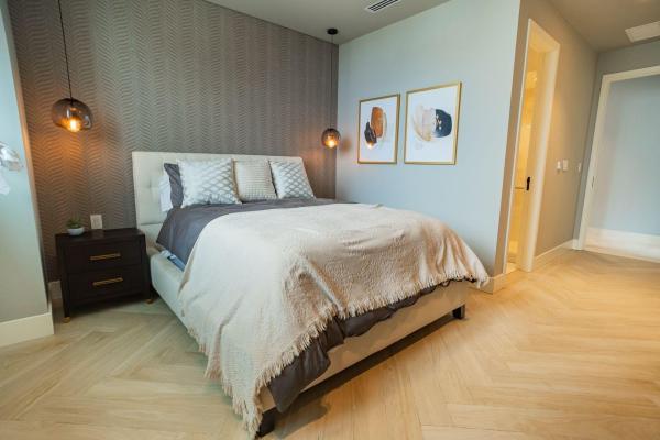 Se vende exclusivo apartamento de 3 habitaciones frente a la isla.