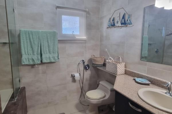 Beachfront apartment with ocean view, ph las olas