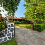 Terreno de 1,556m² en altos del golf con casa colonial para restaurar