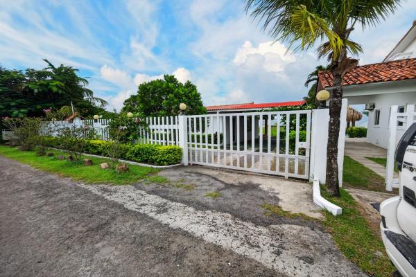 Oceanfront rental — playa malibú, gorgona