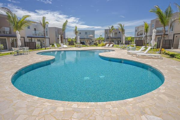 Furnished 2-bedroom beach home in playa caracol