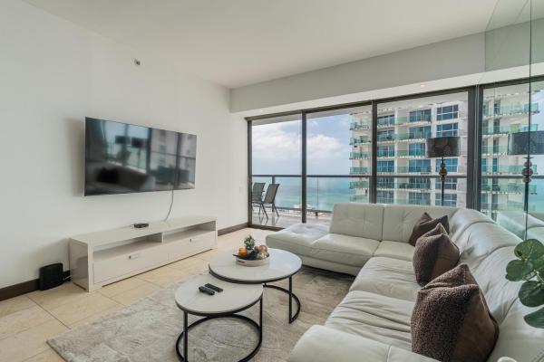 Comfortable high-floor 2-bedroom apartment