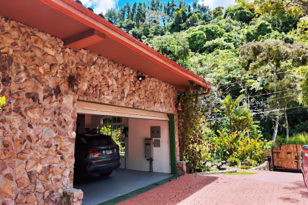 Mountain home for sale | altos del maría panama