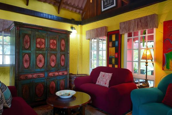 Charming mountain home for sale in toscana, altos