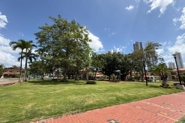 Venta de casa en costa serena costa del este